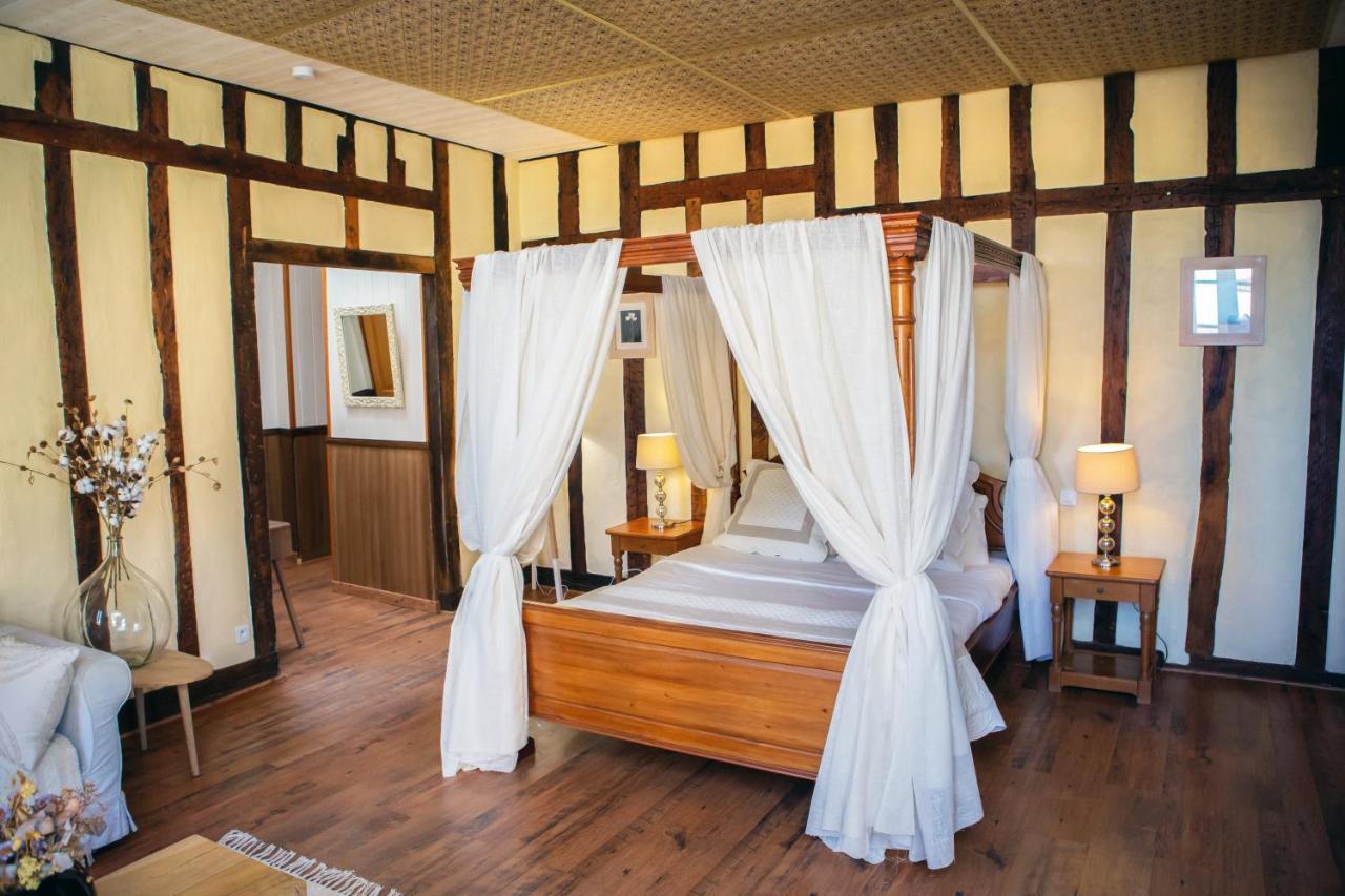Cafe De France Bed & Breakfast Eauze ภายนอก รูปภาพ